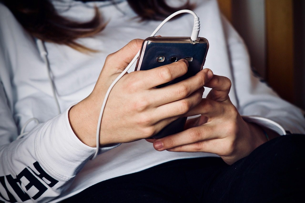 Aplicativos para ouvir música country no celular